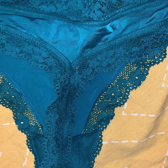 Two NWT PANTIES~Thongs. ;green lace + 1 more - Picture 7 of 9